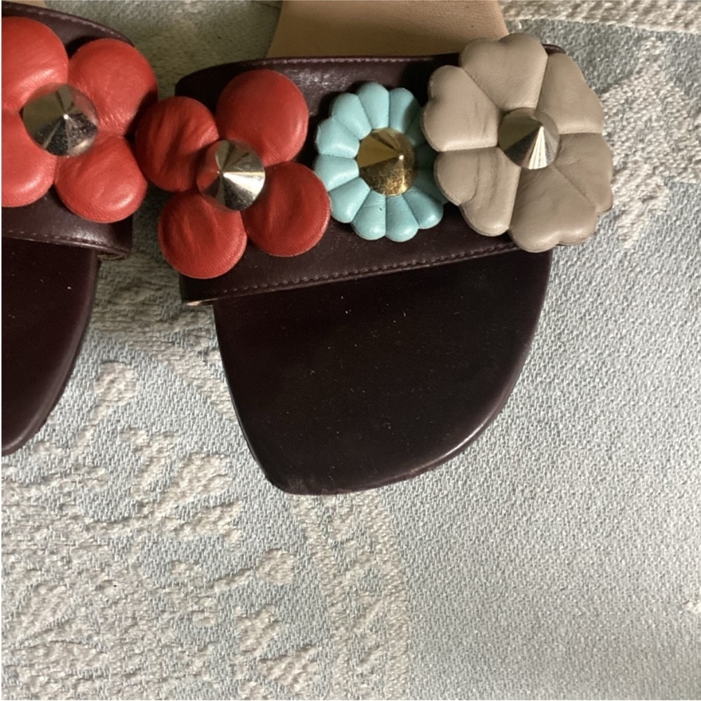 ✅Authentic FENDI FLOWERLAND  Puffy leather Sandals Size 8 1/2 Gorgeous Colors!🌺 - Picture 5 of 15